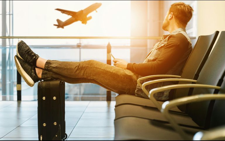 Miles de aficionados internacionales se enfrentan a la dura realidad de los prolongados tiempos de espera consulares que amenazan con dejarlos fuera de la experiencia mundialista. Unsplash
