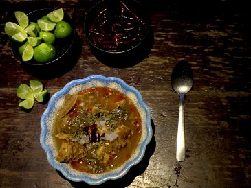 El menudo, un caldo a base de panza de res, es el desayuno por excelencia en Guadalajara y lo es más a la mañana siguiente de las celebraciones por partidos de futbol. EL INFORMADOR / ARCHIVO