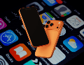Las filtraciones sobre la próxima generación de smartphones de Apple continúan apareciendo y ahora apuntan directamente al iPhone 18 Pro Max, el modelo más avanzado de la compañía para 2026. CANVA.