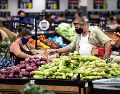Las ofertas son válidas en las más de 2 mil sucursales físicas de Walmart y en su tienda en línea, que tiene las modalidades de entrega a domicilio y "pickup". EFE/Archivo