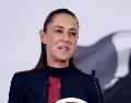 Claudia Sheinbaum fue cuestionada sobre su posible presencia en el Fan Fest del Zócalo, donde antes había adelantado que asistiría para seguir el partido inaugural del torneo. EFE / S. Gutiérrez