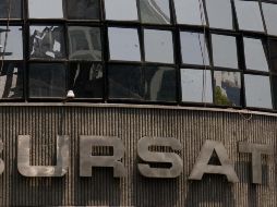 En medio de una jornada marcada por los resultados mixtos a nivel global, el mercado bursátil mexicano registró un nuevo rojo en sus cifras. AFP/ARCHIVO
