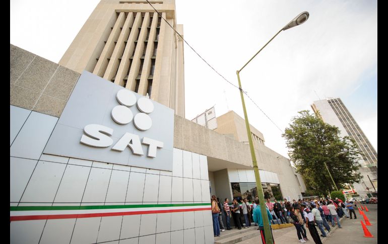 Muchos contribuyentes se preguntan qué pasará con las operaciones del SAT en estos días de gran actividad deportiva. EL INFORMADOR/ARCHIVO
