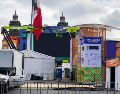 Aspectos del FIFA Fan Fest en la plancha del Zócalo capitalino en donde todavía se observan trabajos de instalación por parte de los organizadores. SUN/D. Sánchez