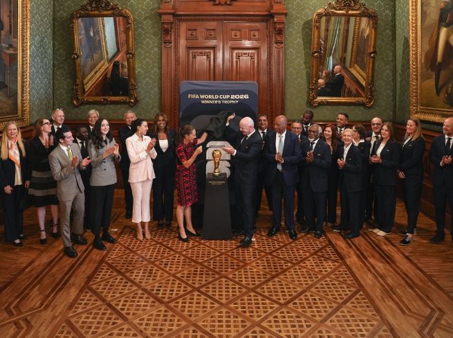 La Presidenta Claudia Sheinbaum se mostró emocionada con la revelación de la Copa. X/Claudiashein
