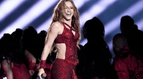 Según estimaciones financieras, la cantante colombiana obtendrá ganancias indirectas que rondan los 4 millones de dólares. AFP/ Archivo