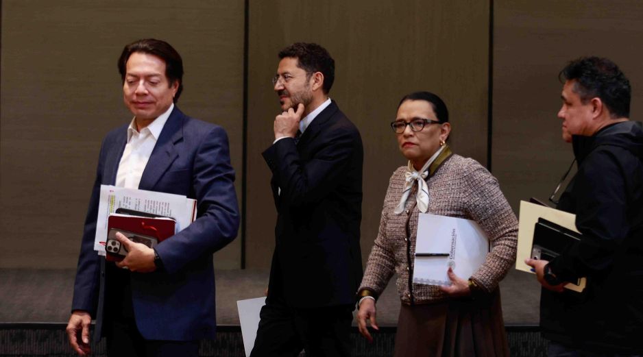 A las afueras de la Segob, los maestros expresaron su molestia con los integrantes de la CNUN, a quienes incluso les gritaron 