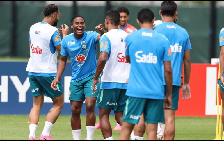 Neymar se ausentó de nuevo de la sesión de entrenamiento en el complejo Columbia Park. EFE / S. MOREIRA