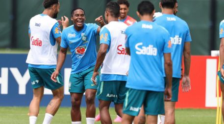 Neymar se ausentó de nuevo de la sesión de entrenamiento en el complejo Columbia Park. EFE / S. MOREIRA