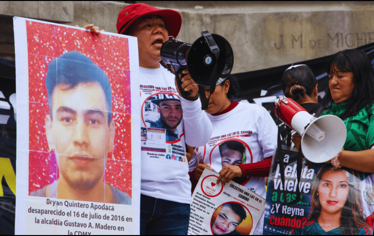 Las personas buscadoras manifestaron su inconformidad por las obras implementadas con motivo de la Copa Mundial de Futbol y denunciaron falta de acciones en la localización de sus seres queridos. EFE / T. Pérez