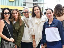 Mónica Vertiz, Pau Sarquis, Nuria Bernal, Bibiana Hernández e Isa Alarcón. GENTE BIEN JALISCO / Revista del 12 de junio 2026
