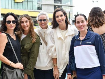 Mónica Vertiz, Pau Sarquis, Nuria Bernal, Bibiana Hernández e Isa Alarcón. GENTE BIEN JALISCO / Revista del 12 de junio 2026