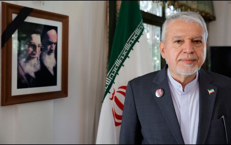 El ministro iraní de Patrimonio Cultural, Turismo y Artesanía, Reza Salehi Amiri, consideró este viernes en una entrevista con EFE que si no hay injerencia en la negociación de paz es posible un acuerdo y subrayó que frenar estas intromisiones, de las que acusó explícitamente a Israel, depende de EE.UU. EFE/Z. Aragón