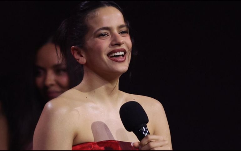 La firma Dior ha sido la encargada de renovar con cuatro diseños el vestuario de la artista sobre el escenario de 'LUX Tour 2026', la gira de su último álbum. EFE/ARCHIVO