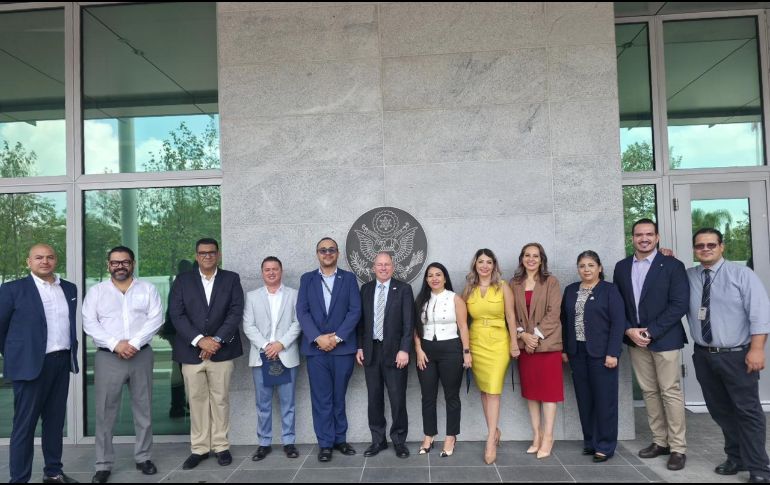 Consulado de los Estados Unidos con sede en Guadalajara entregó un distintivo a miembros operativos de la Dirección General de Prevención y Reinserción Social. ESPECIAL