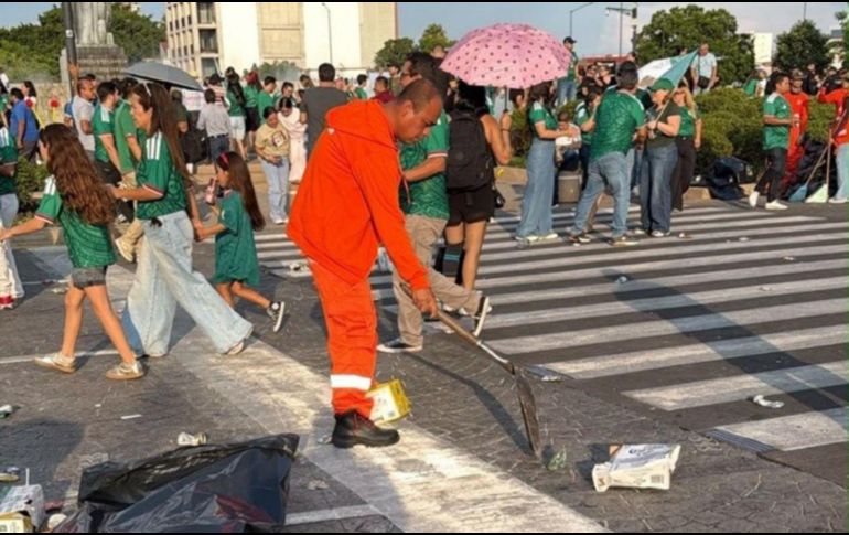 El Gobierno de Guadalajara implementó un operativo permanente para atender los residuos generados durante la jornada mundialista. CORTESÍA/AYUNTAMIENTO DE GUADALAJARA 