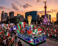 El Gran Desfile Mundialista llega en un momento de máxima euforia para los aficionados, justo después de la histórica inauguración del torneo el jueves 11 de junio. GEMINI AI