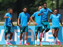 Jugadores de Brasil entrenan en el centro deportivo Columbia Park en la víspera del juego contra Marruecos. EFE/S. Moreira
