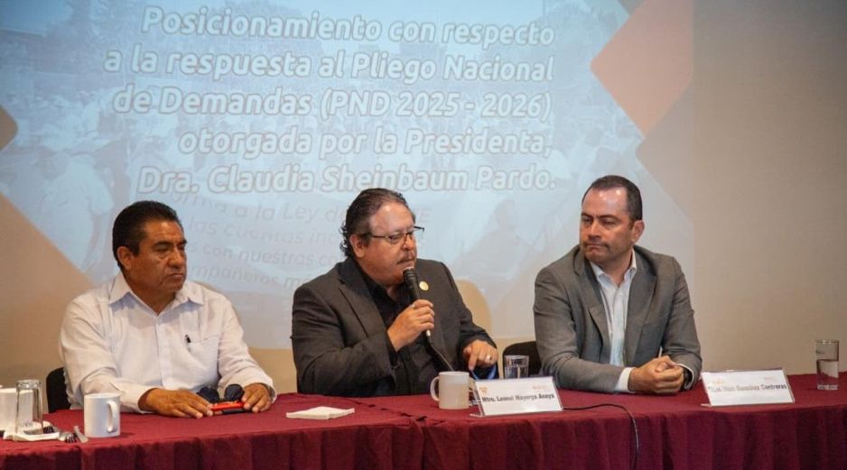 Los maestros Mayorga y González durante la rueda de prensa sobre el posicionamiento respecto al PND 2025 y 2026. ESPECIAL