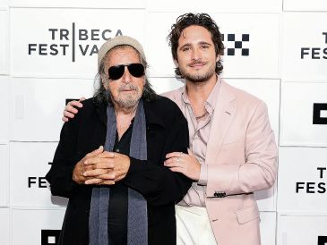 Al Pacino y Diego Boneta. Los actores asisten al estreno de “Killing Castro” durante el Festival Tribeca 2026 en Nueva York.  AFP