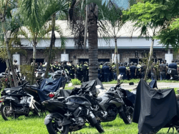 Los elementos denuncian adeudos, carencia de uniformes y escasez de municiones. ESPECIAL