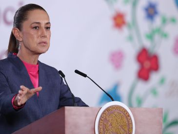 Claudia Sheinbaum consideró que los altos precios de los boletos y las dificultades de acceso para una parte de la población deben llevar a una reflexión dentro del fUtbol internacional y de los organismos que lo regulan. EFE / M. Guzmán