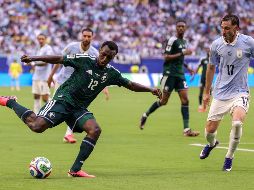Arabia Saudita estuvo cerca de dar la campanada, pero la Celeste reaccionó en el tramo final. EFE