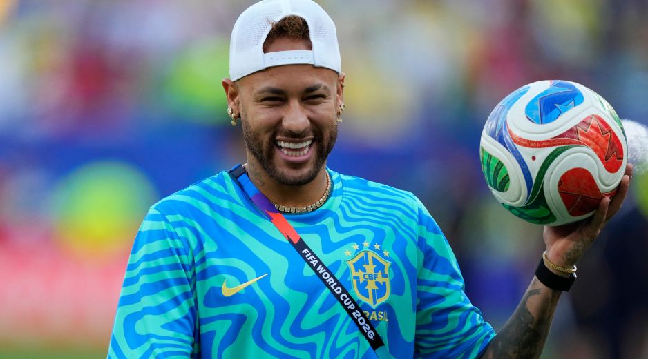 Neymar, de Brasil, sonríe antes del partido de la selección de su país ante Marruecos en el Mundial. AP / ARCHIVO