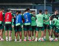TLALPAN (MÉXICO), 16/06/2026.- Los jugadores de la selección nacional de Mexico durante un entrenamiento este martes, en el Centro Nacional de Alto Rendimiento en la alcaldía Tlalpan, al sur de la Ciudad de Mexico. EFE/ Isaac Esquivel