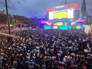 Por todos lados se coreaba el nombre del ex jugador del Barcelona en el Fan Fest Guadalajara. EL INFORMADOR/O.GONZALEZ