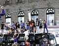 Aficionados celebraron  la victoria en las Finales en Times Square. AFP