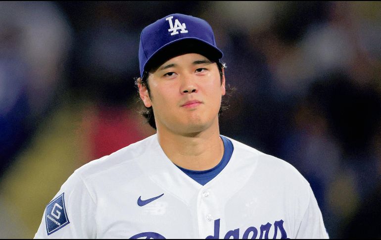 Shohei Ohtani permitió cuatro carreras en una difícil quinta entrada, pero terminó celebrando la victoria gracias a la reacción de sus compañeros. AFP