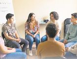 Numerosas instituciones públicas, privadas y organizaciones de la sociedad civil que ofrecen orientación y acompañamiento gratuito para quienes enfrentan dificultades conductuales o de riesgo. ESPECIAL