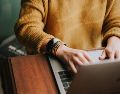 El 18 de junio no está catalogado como un día de descanso obligatorio a nivel federal, por lo que las actividades comerciales y corporativas en el sector privado deben continuar con total normalidad en todo el país. Unsplash