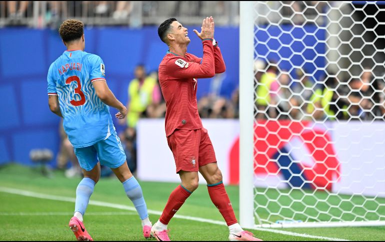 El desempeño de Cristiano Ronaldo encendió las alarmas y fue duramente cuestionado por la prensa tras jugar un mal partido en el debut de Portugal. IMAGO7