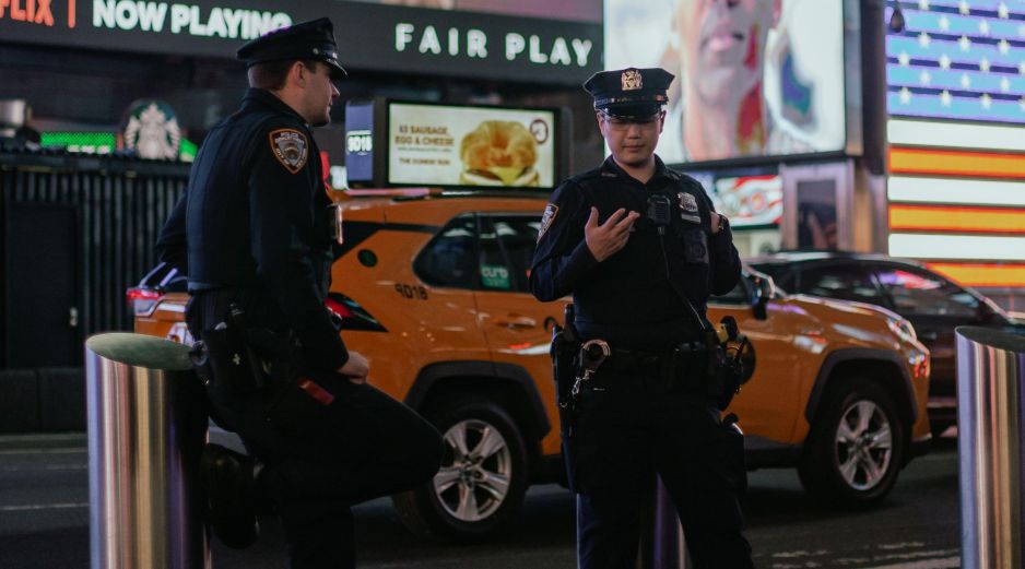 Aunque no se registraron heridos, la Policía de Nueva York implementó un fuerte operativo de seguridad. ESPECIAL/PEXELS
