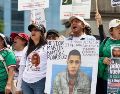 Como parte de su acción, las madres y familias buscadoras repartieron folletos y destacaron su labor a través de un megáfono. SUN/ARCHIVO