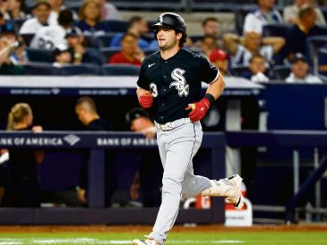 Andrew Benintendi dio la victoria a Chicago con un grand slam. AP