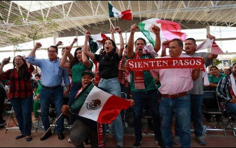 Mery Pozos acompañó a más de mil personas que se reunieron para apoyar a la Selección Mexicana, ESPECIAL