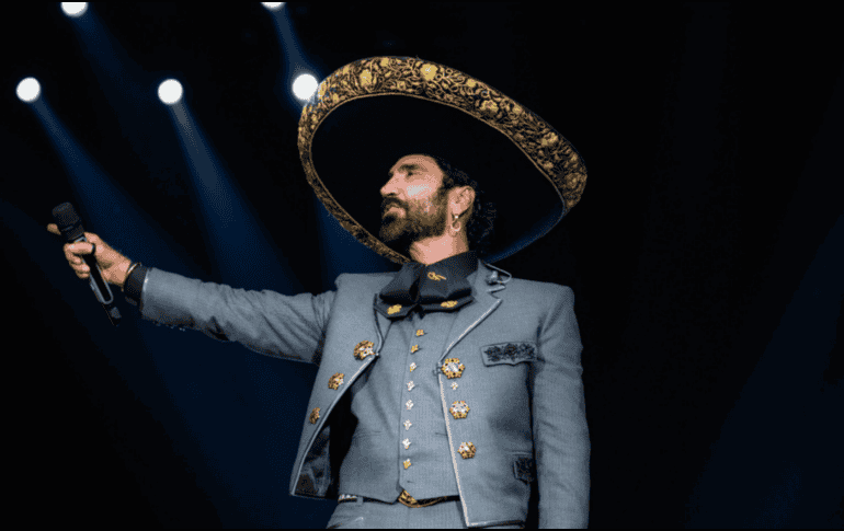 El cantante jalisciense ofrecerá un espectáculo masivo que reunirá a miles de personas en el corazón de la ciudad, en medio de las actividades culturales organizadas durante el Mundial 2026. FACEBOOK  / ALEJANDRO FERNÁNDEZ