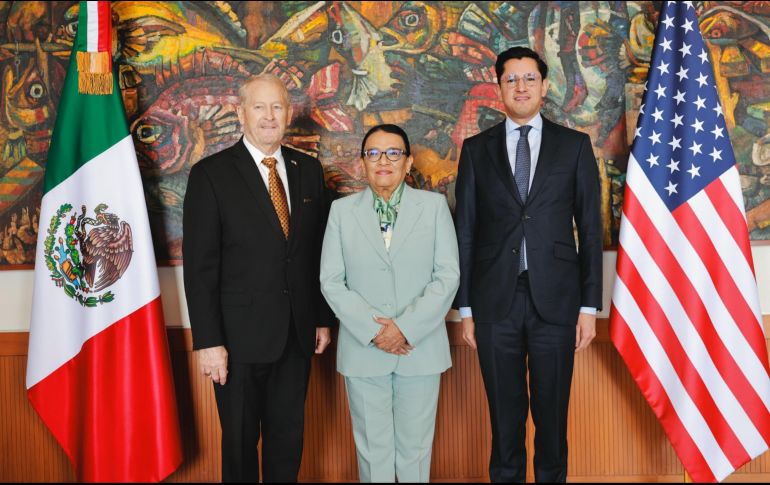 Rosa Icela Rodríguez, Roberto Velasco y el embajador Ronald Johnson durante el encuentro bilateral. X/ @SRE_mx