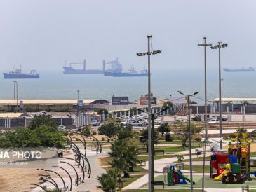 El nuevo cierre del estrecho de Ormuz ocurre casi una semana después de que Irán y Estados Unidos alcanzaran un acuerdo provisional para poner fin a la guerra en todos los frentes, incluido el Líbano. EFE/ Agencia Iraní ISNA