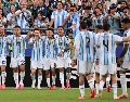 Una victoria dejaría a cualquiera de los dos equipos muy cerca de asegurar su presencia en la siguiente ronda. EFE/A. KONTRAS