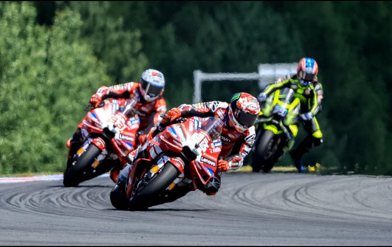 Marc Márquez se impuso en Brno por delante de Ai Ogura y Francesco Bagnaia para recortar distancias en el campeonato. EFE.