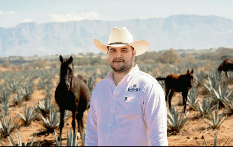 “Nacho Barriles” ofrece una artesanía de alta calidad con los productos de AGAGAVE. ESPECIAL