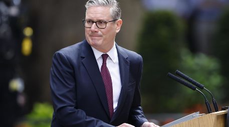 Keir Starmer renunció como primer ministro del Reino Unido acorralado por la ultraderecha, es el sexto mandatario en dimitir en una década de inestabilidad. EFE