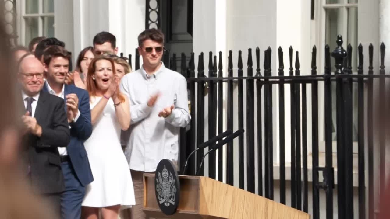 El primer ministro británico anuncia su dimisión