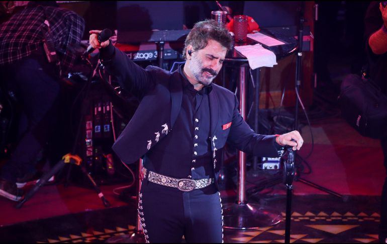 Aunque su carrera ha explorado distintos géneros, es en el mariachi donde Alejandro Fernández ha encontrado el terreno ideal para mostrar el alcance de su voz. EL INFORMADOR / ARCHIVO