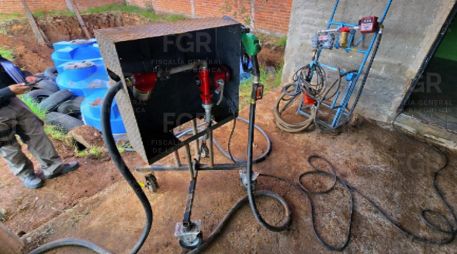 Las autoridades correspondientes investigarán si en ambos casos hubo perforaciones a los ductos de Pemex en las zonas. ESPECIAL/FGR