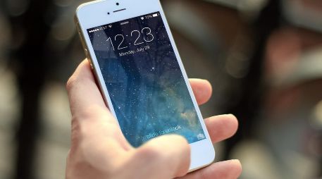 La vinculación del número de celular con la CURP puede hacerse en línea, pero Telcel pide una imagen del rostro que de inmediato causó polémica. ESPECIAL/PIXBAY